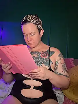 quinnmariexo online show from 8, 7, 2026