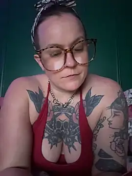 quinnmariexo online show from 19, 4, 2026