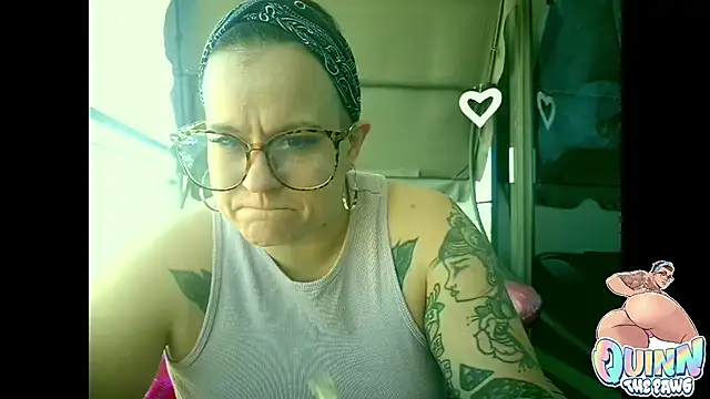 quinnmariexo online show from 17, 12, 2025