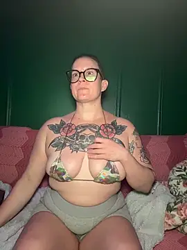 quinnmariexo online show from 17, 4, 2026