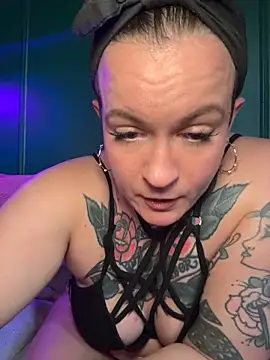quinnmariexo online show from 21, 6, 2026