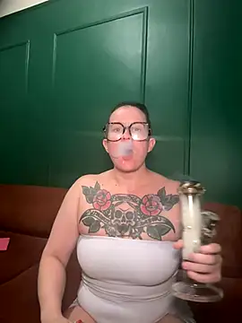 quinnmariexo online show from 4, 10, 2025