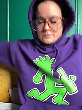 quinnmariexo online show from 20, 4, 2026