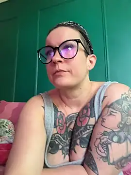 quinnmariexo online show from 4, 5, 2026