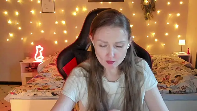 desperatehousewife   online show from 8, 6, 2026