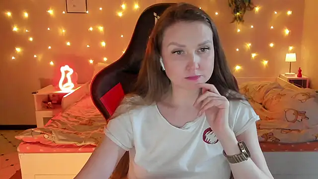 desperatehousewife   online show from 14, 6, 2026