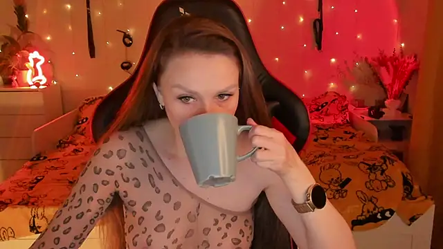 desperatehousewife   online show from 20, 10, 2025