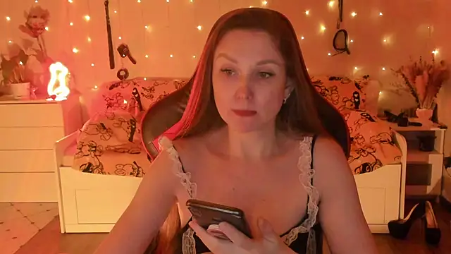 desperatehousewife   online show from 13, 12, 2025