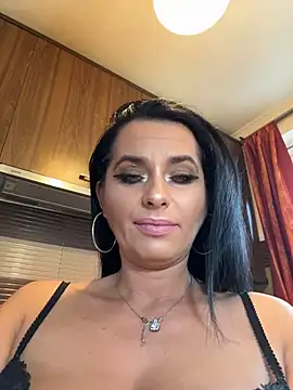 Hotmomcheckk  online show from 5, 2, 2026