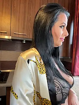 Hotmomcheckk  online show from 12, 3, 2026