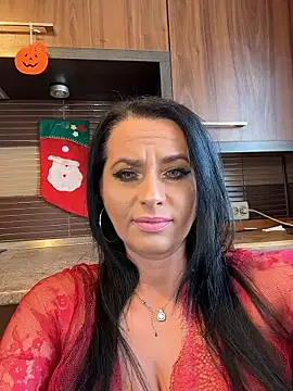 Hotmomcheckk  online show from 13, 1, 2026