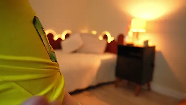 cuteface bigass  online show from 25, 6, 2026