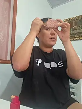 Snapshot of Sophie-hatter chatting on 11, 11, 2025 Sophie-hatter online show from 11, 11, 2025