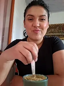 Snapshot of Sophie-hatter chatting on 17, 5, 2026 Sophie-hatter online show from 17, 5, 2026