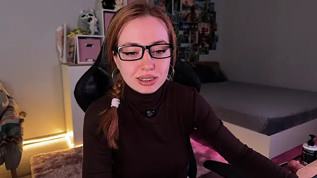 Snapshot of LinaWitch chatting on 17, 11, 2025 LinaWitch online show from 17, 11, 2025