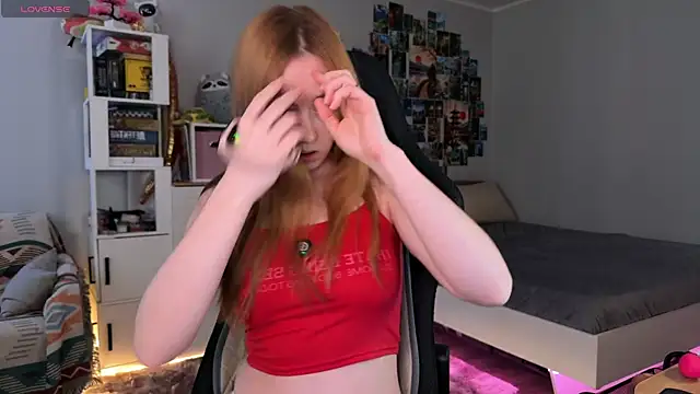 Snapshot of LinaWitch chatting on 6, 11, 2025 LinaWitch online show from 6, 11, 2025