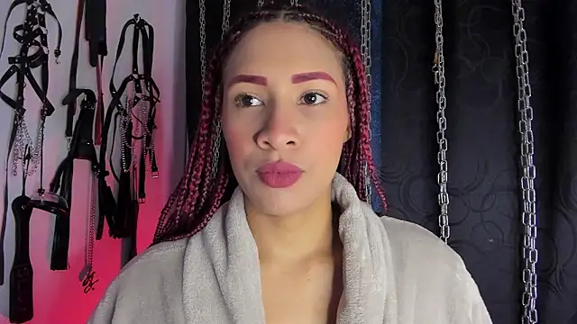 Snapshot of charrlotte_quinn chatting on 27, 2, 2026 charrlotte quinn online show from 27, 2, 2026