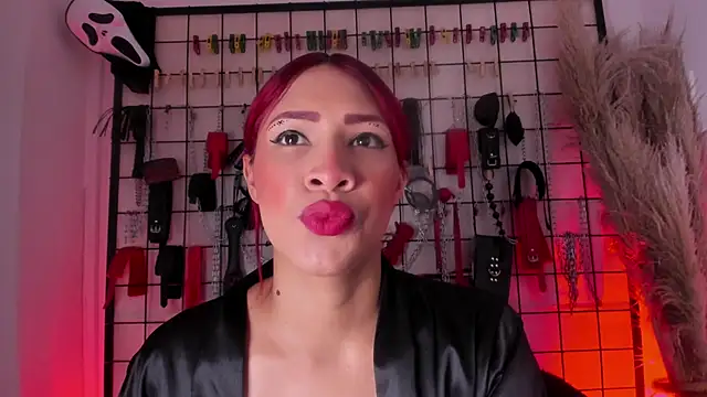 charrlotte quinn online show from 8, 11, 2025