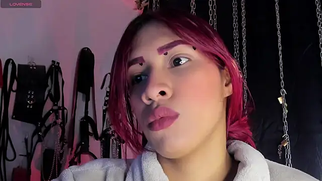 charrlotte quinn online show from 4, 6, 2026