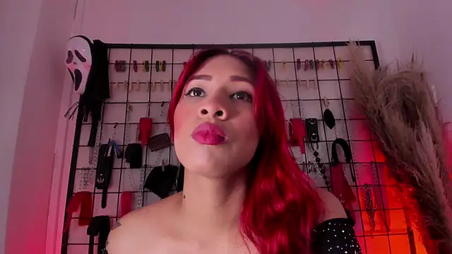 charrlotte quinn online show from 4, 11, 2025