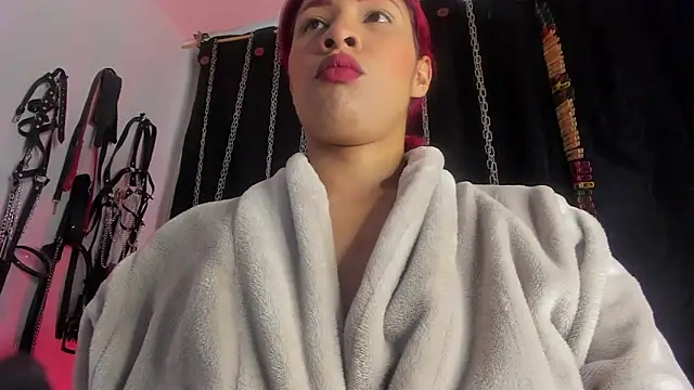 Snapshot of charrlotte_quinn chatting on 5, 2, 2026 charrlotte quinn online show from 5, 2, 2026