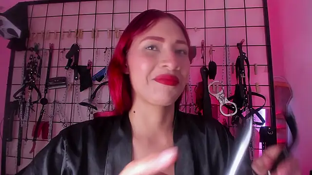 Snapshot of charrlotte_quinn chatting on 19, 1, 2026 charrlotte quinn online show from 19, 1, 2026