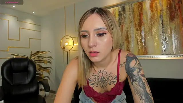 Snapshot of MollySundersX chatting on 11, 6, 2026 MollySundersX online show from 11, 6, 2026