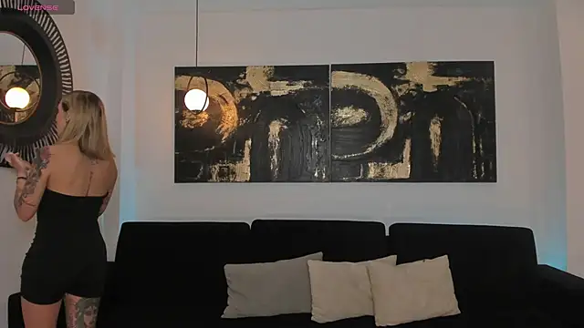 MollySundersX online show from 27, 3, 2026