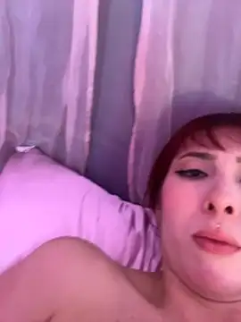 lanaturner  online show from 11, 11, 2025