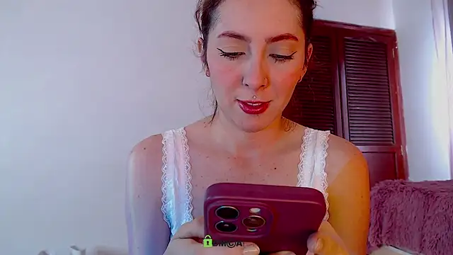 lanaturner  online show from 9, 9, 2025