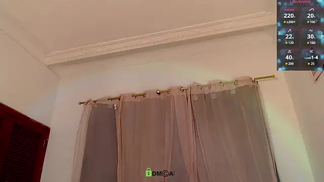 lanaturner  online show from 20, 10, 2025