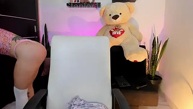 Stanlor1226 online show from 9, 10, 2025