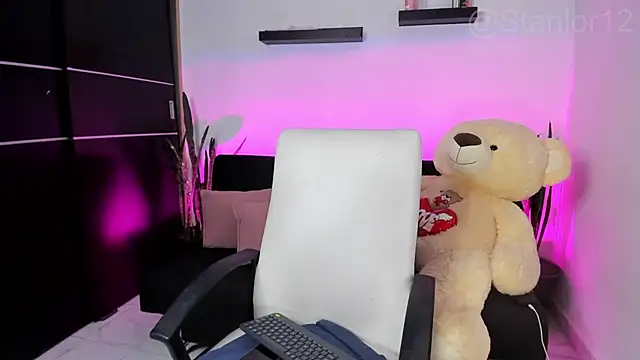 Stanlor1226 online show from 16, 9, 2025