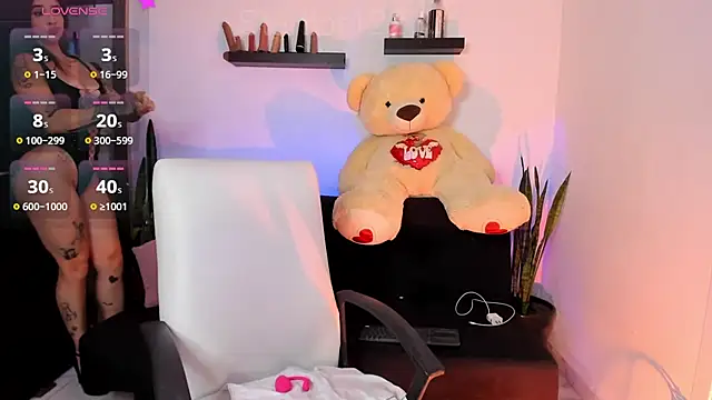 Stanlor1226 online show from 4, 10, 2025