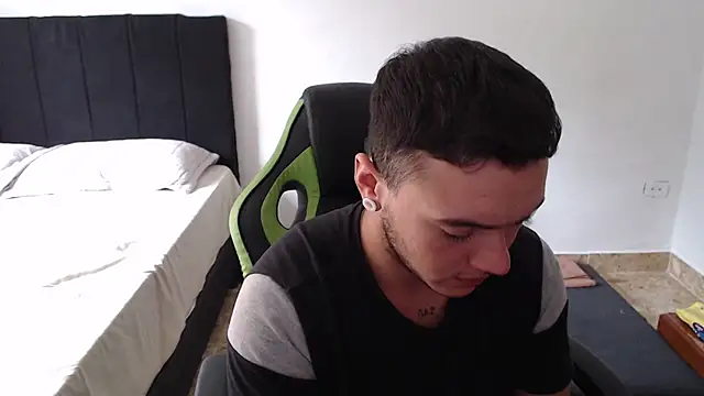 male pussy online show from 15, 2, 2026