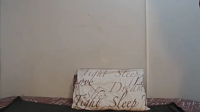 yummydoll97 online show from 17, 12, 2025