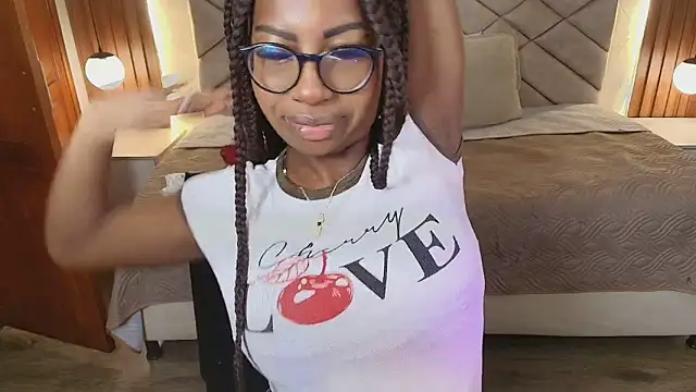Snapshot of Raquel_jones chatting on 16, 6, 2026 Raquel jones online show from 16, 6, 2026