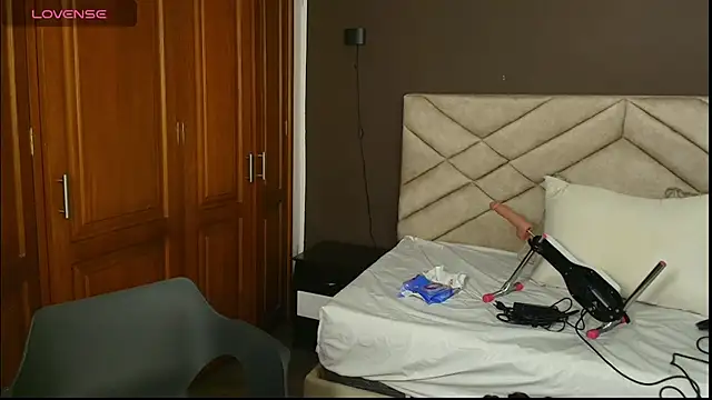 Raquel jones online show from 9, 10, 2025