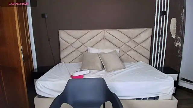 Raquel jones online show from 3, 12, 2025