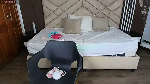 Raquel jones online show from 30, 11, 2025