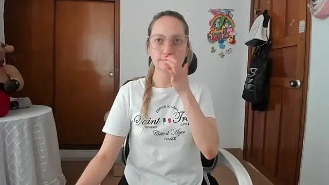 Snapshot of Adele_johnsonn1 chatting on 12, 6, 2026 Adele johnsonn1 online show from 12, 6, 2026
