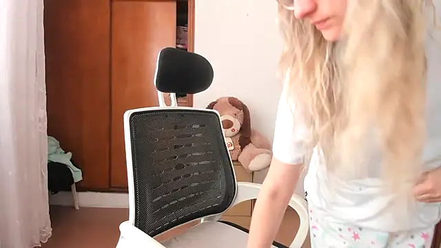 Adele johnsonn1 online show from 2, 10, 2025