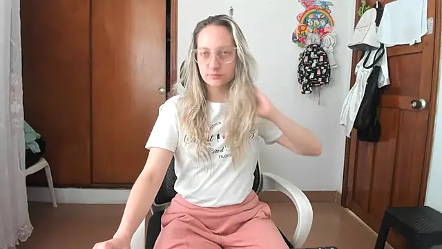 Adele johnsonn1 online show from 9, 10, 2025