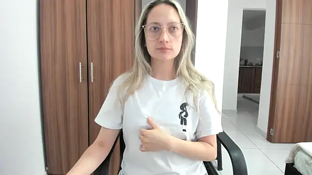 Adele johnsonn1 online show from 11, 9, 2025