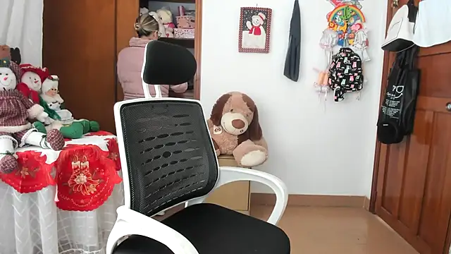 Adele johnsonn1 online show from 5, 12, 2025