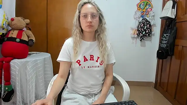 Adele johnsonn1 online show from 29, 4, 2026