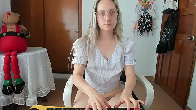 Adele johnsonn1 online show from 15, 5, 2026