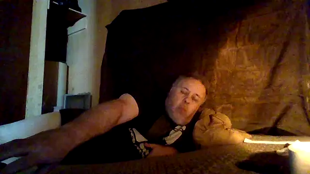 Nightshade7712 online show from 20, 10, 2025