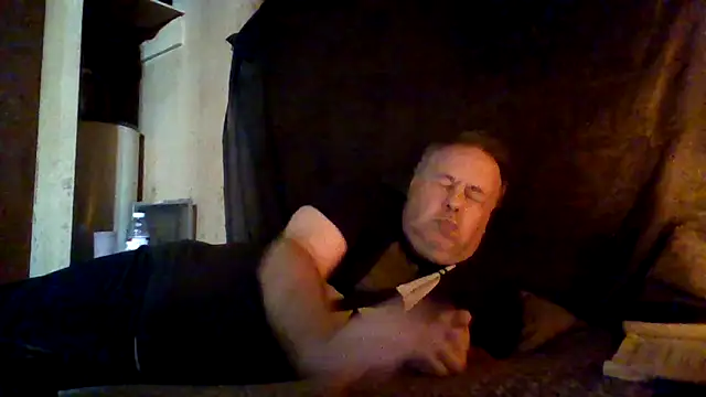 Nightshade7712 online show from 31, 10, 2025