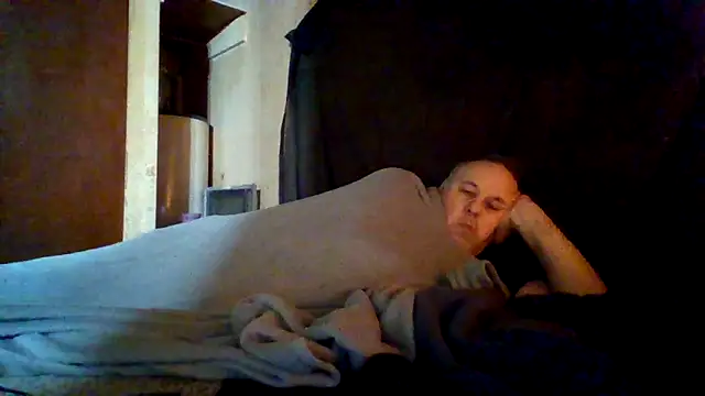 Nightshade7712 online show from 14, 12, 2025